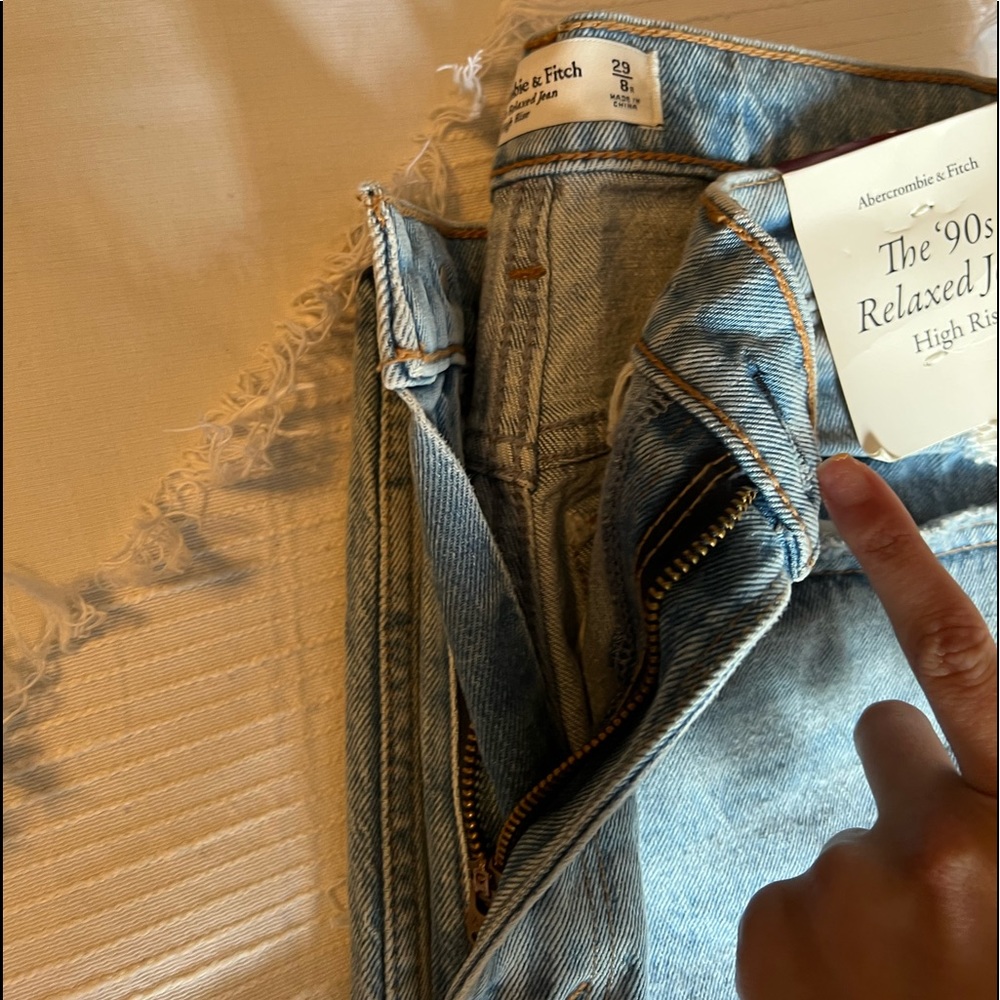 Abercrombie & Fitch High Rise Jeans - Picture 8 of 8